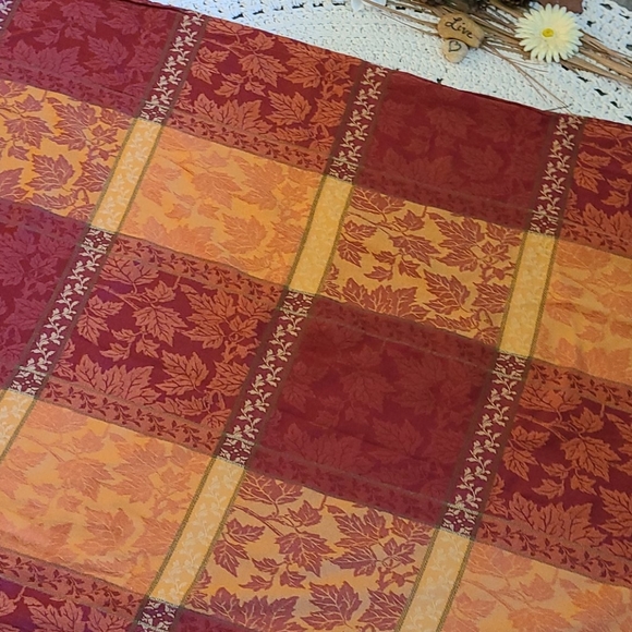 117 BY 50 INCHES FALL TABLE CLOTH, WALL ART MULTI - Picture 10 of 16